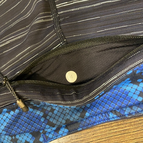 Lululemon mesh legging - Picture 2 of 3